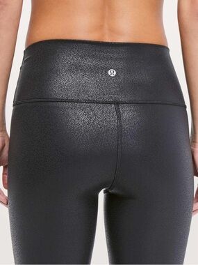 Lululemon High-Rise Legging Size 6 Luminosity Foil Print Black